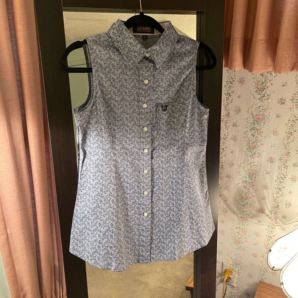 Shyanne sleeveless brand new floral top.